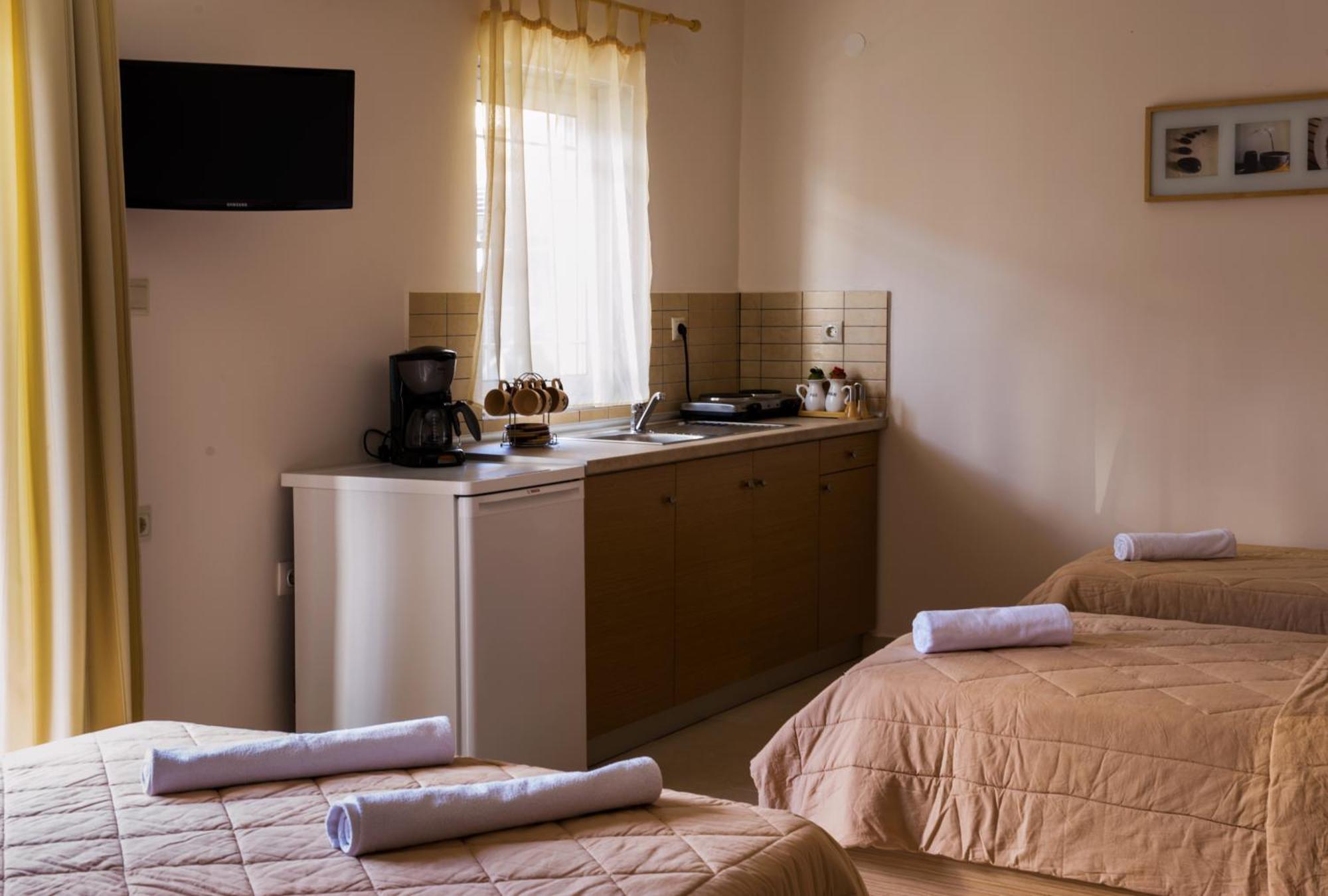 Paralía Nepheli Apartments And Studios מראה חיצוני תמונה