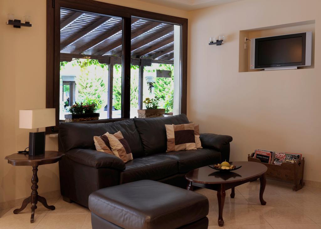 Paralía Nepheli Apartments And Studios מראה חיצוני תמונה